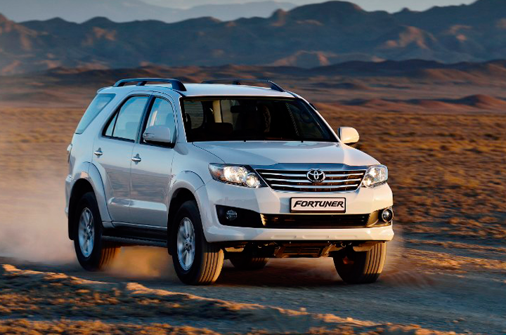 Thuê xe 7 chỗ đi Di Linh hiệu Toyota